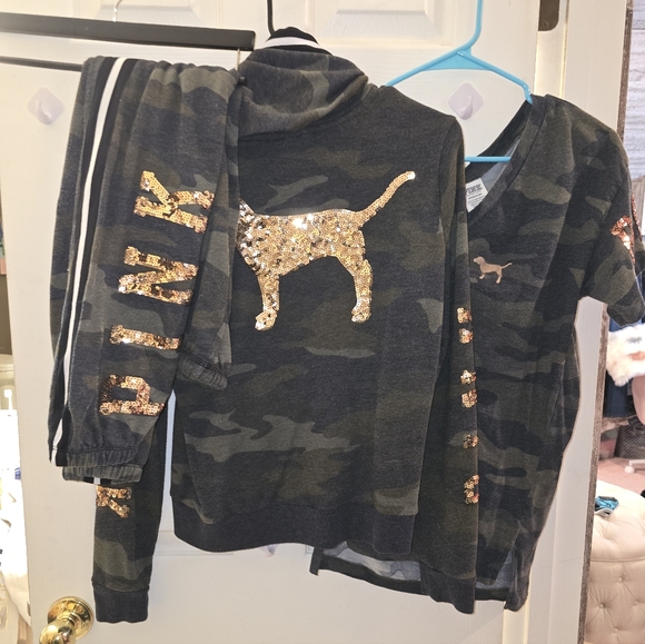 BIG LOT OF VS PINK!! AT LEAST 30 PCS - Picture 7 of 10